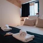 Surf D'hotes Bed & Breakfast 3*