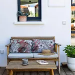Surf D'hotes Bed & Breakfast 3*